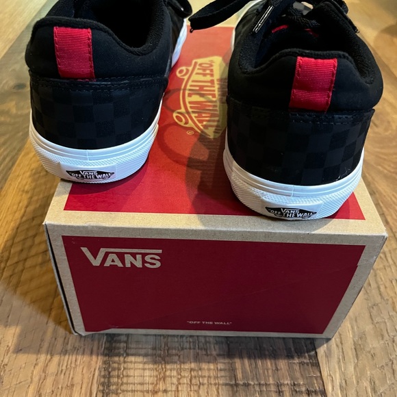 VANS Sneakers, Seldan style, checkerboard black, kids size 7 - Picture 4 of 7